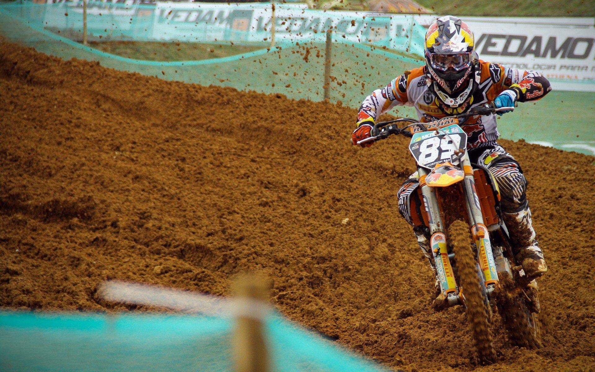 法国名将拉维勒涅刷新撑杆跳赛季最佳 巴黎奥运备战再添信心