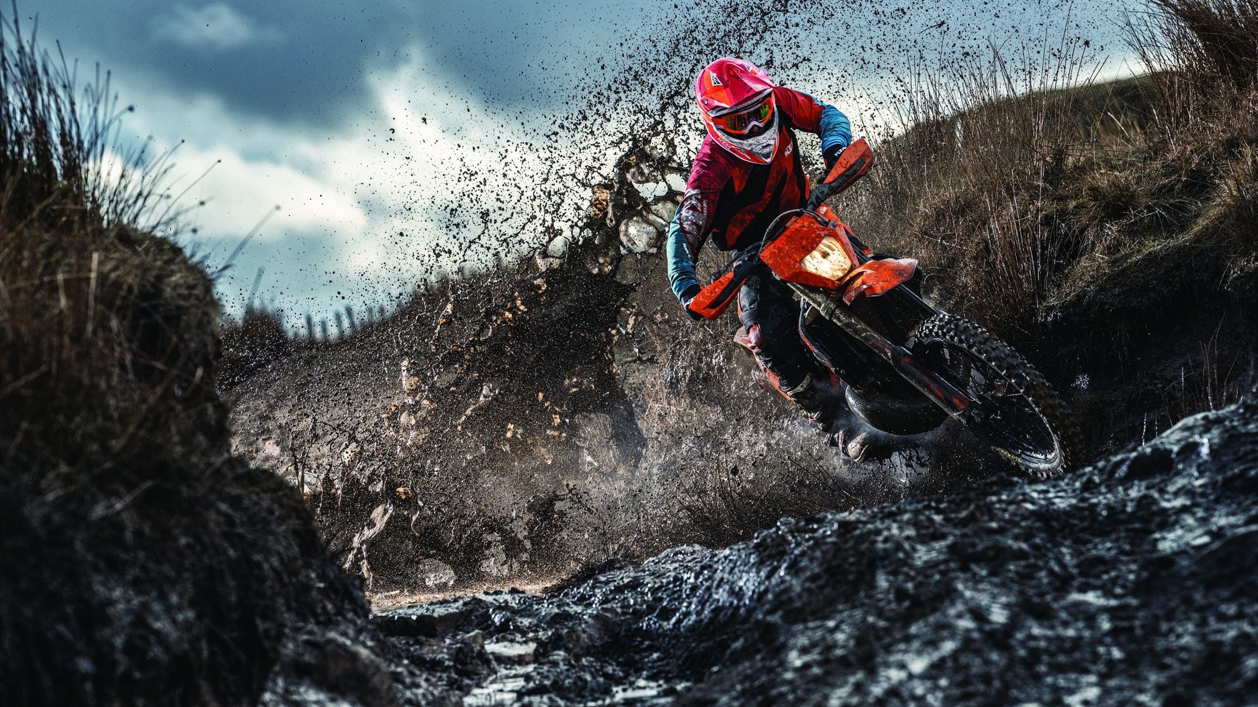 b体育|NBA总决赛激战正酣 勇士队逆转取胜夺赛点